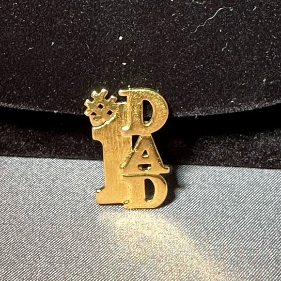 # 1 Dad Pin - Picture 1 of 4